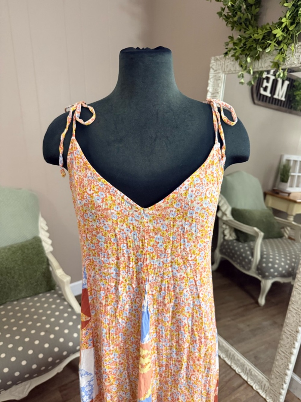 Billabong • Vintage Gal Patchwork FloralMaxi Dress - Picture 9 of 16